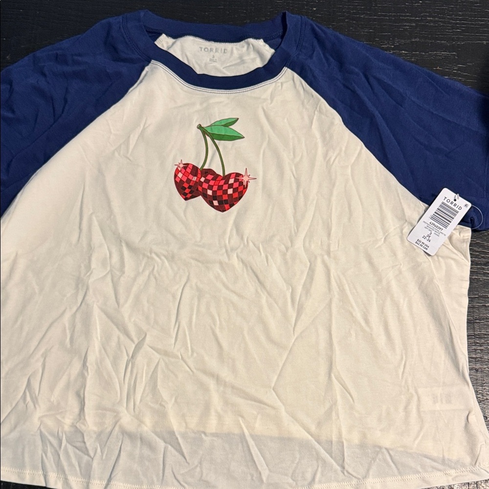 Torrid women’s top with cherry heart detail NWT 3x
